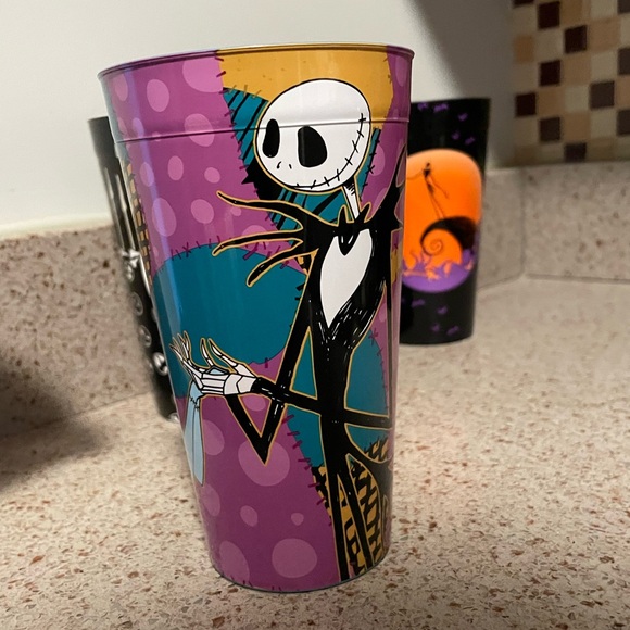 Nightmare Before Christmas set of 4 thick plastic collectible cups & 3 shot cups - Picture 3 of 13